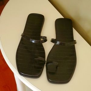 NWT black sandals